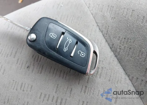 2005 Hyundai Elantra Gls/Gt z USA, uszkodzony, nr VIN KMHDN46D05U988963